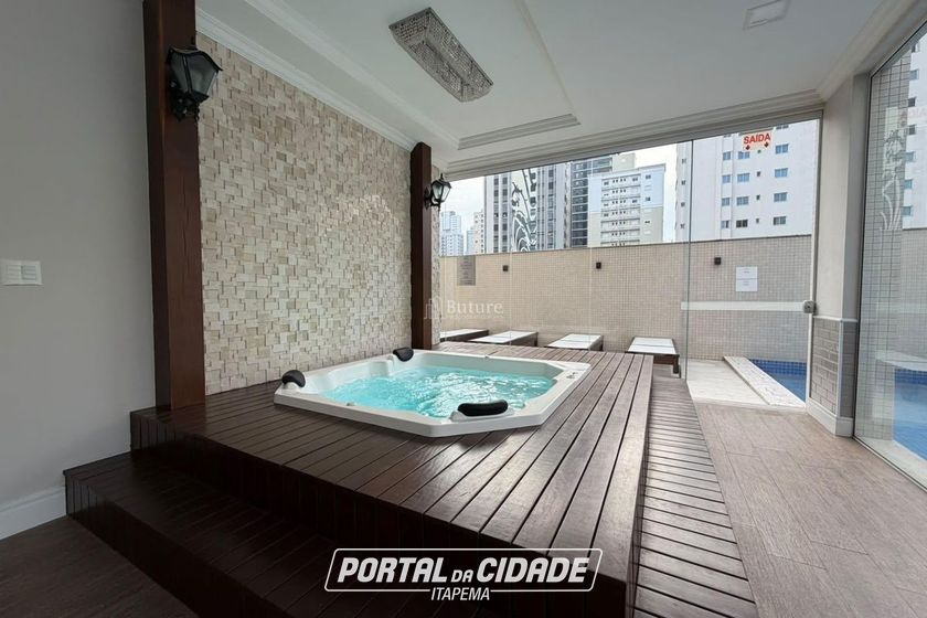 Apartamento &agrave; venda - 125m&sup2; - Meia Praia