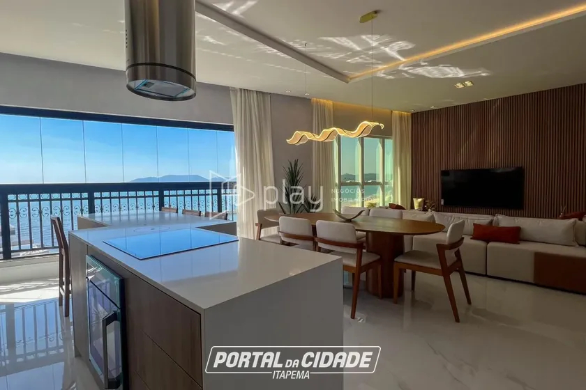 Apartamento &agrave; venda - 140m&sup2; - Meia Praia