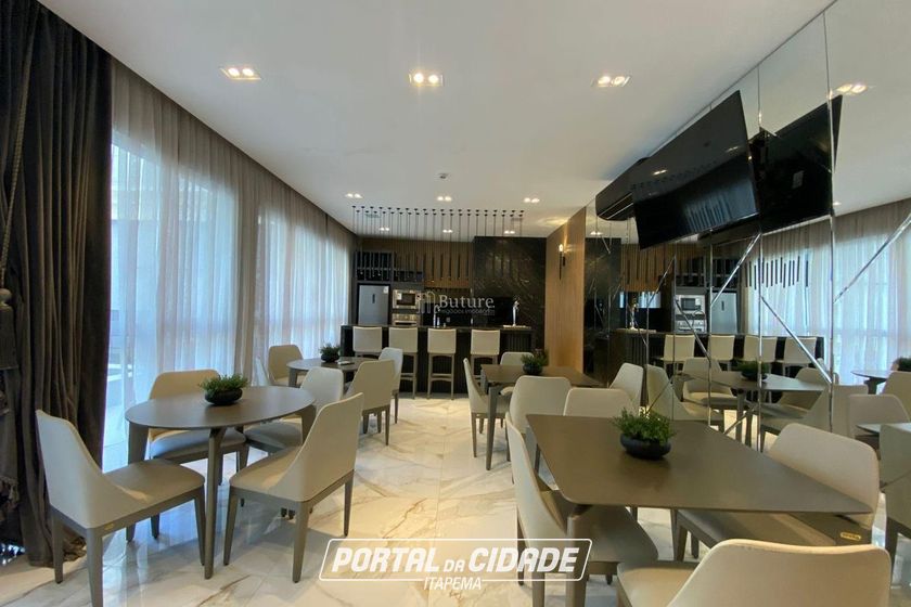 Apartamento &agrave; venda - 140m&sup2; - Meia Praia