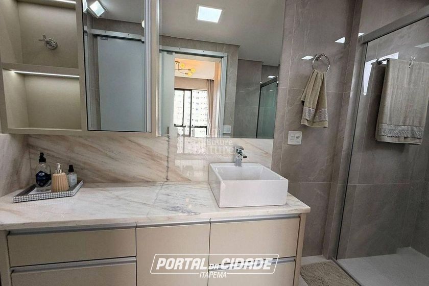 Apartamento &agrave; venda - Meia Praia