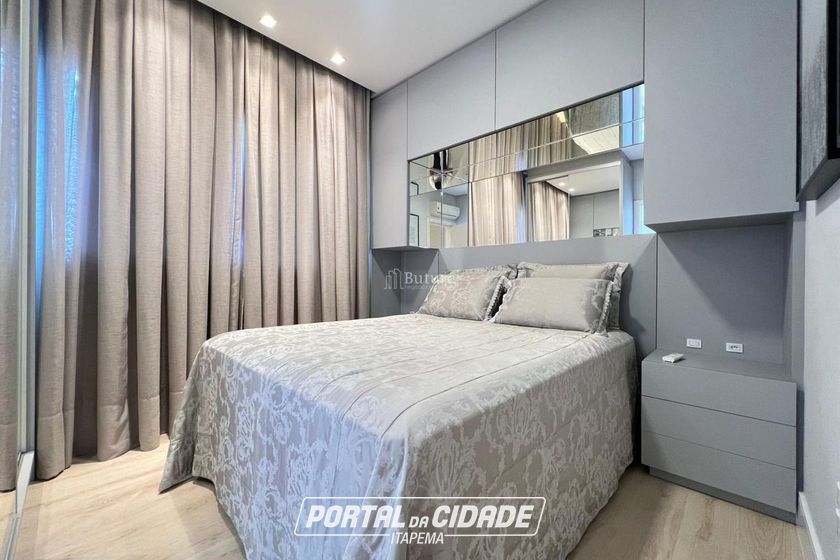 Apartamento &agrave; venda - 153m&sup2; - Meia Praia