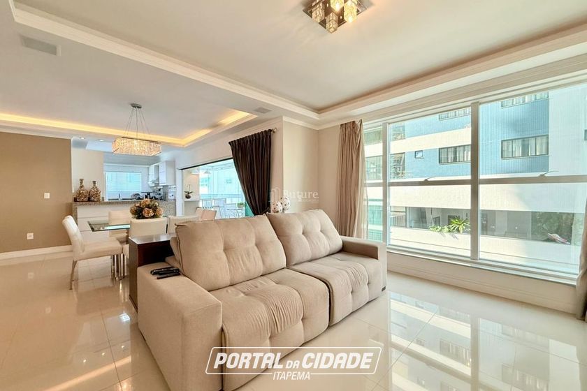Apartamento &agrave; venda - 150m&sup2; - Meia Praia