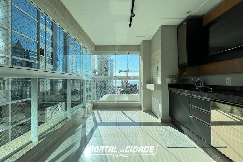 Apartamento &agrave; venda - 166m&sup2; - Meia Praia