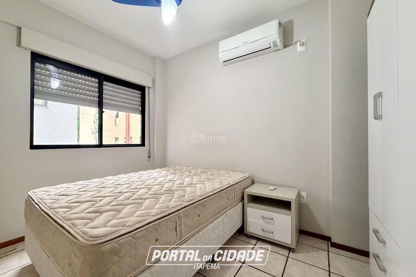 Apartamento &agrave; venda - 120m&sup2; - Meia Praia