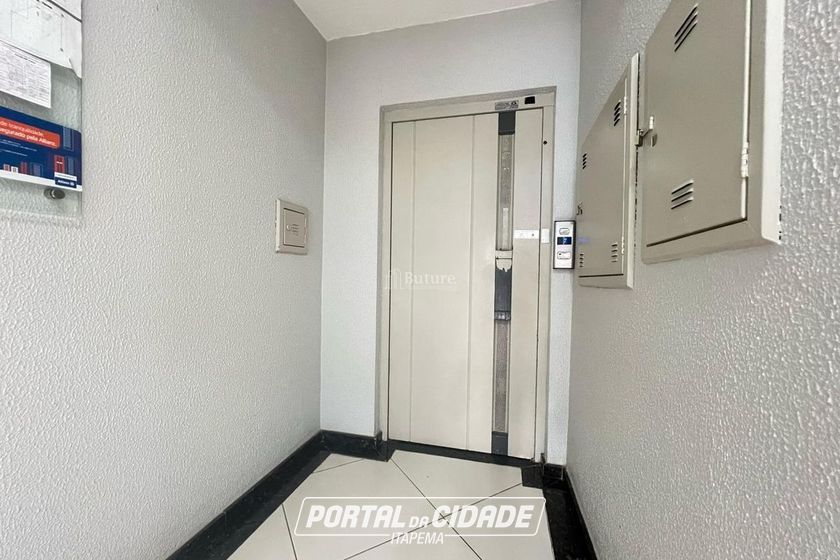 Apartamento &agrave; venda - 160m&sup2; - Meia Praia
