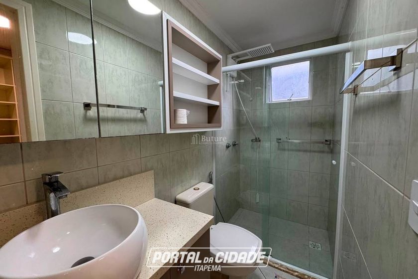 Apartamento &agrave; venda - 213m&sup2; - Meia Praia