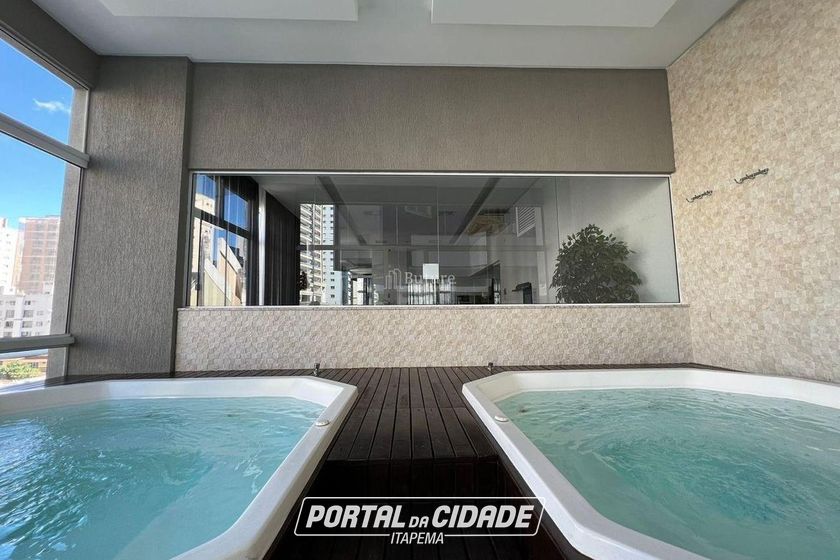 Apartamento &agrave; venda - 148m&sup2; - Meia Praia