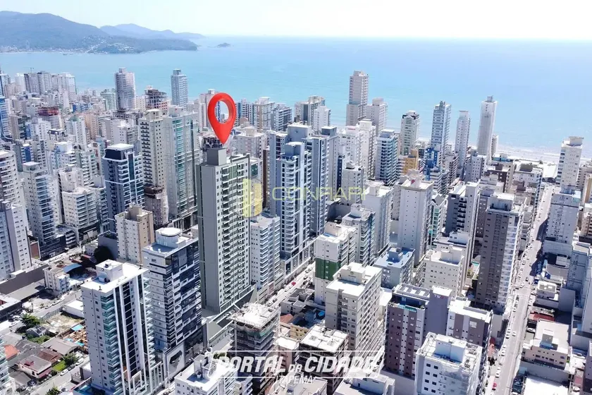 Apartamento &agrave; venda - 135m&sup2; - meia praia