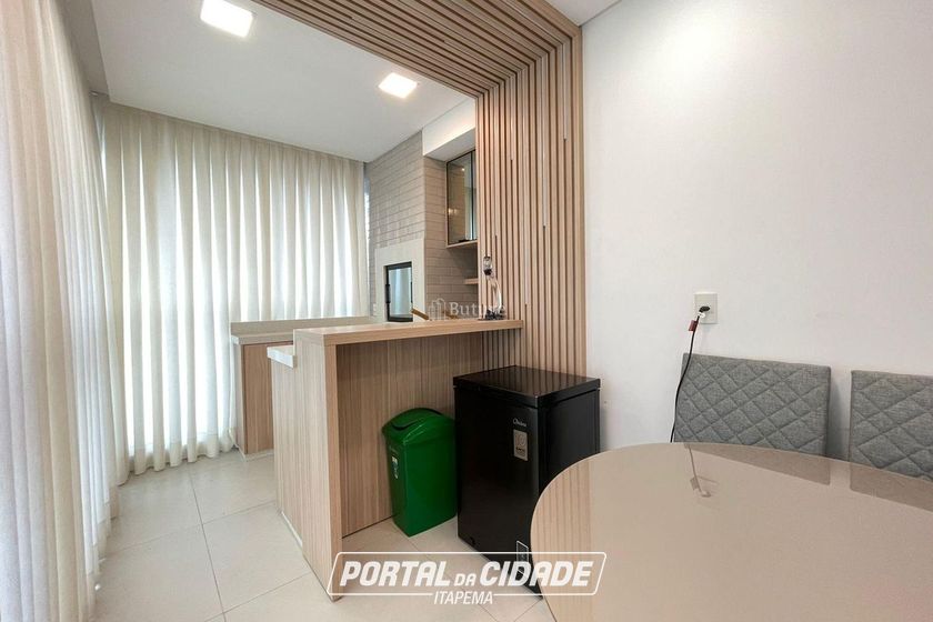 Apartamento &agrave; venda - 141m&sup2; - Meia Praia