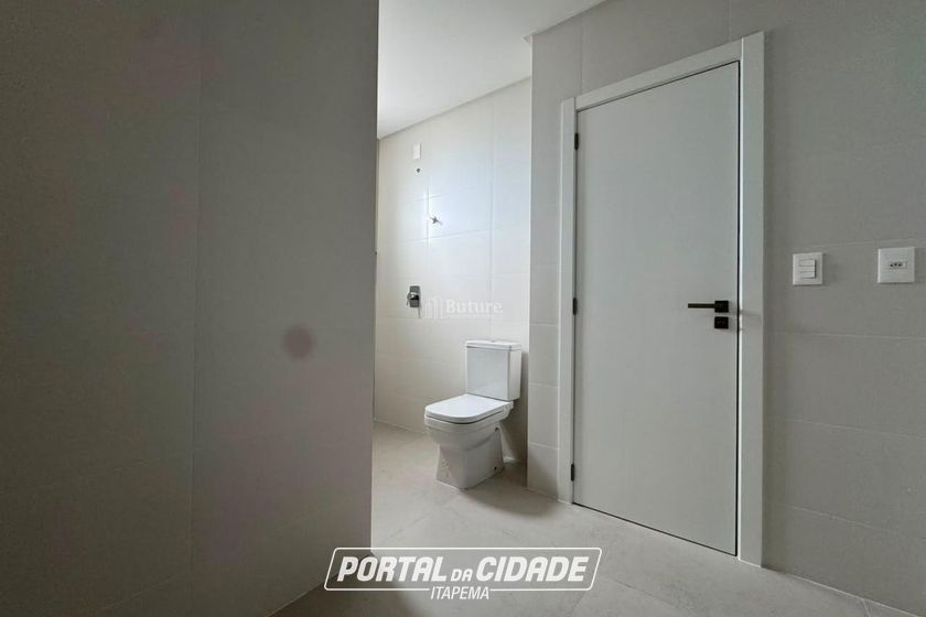 Apartamento &agrave; venda - 160m&sup2; - Meia Praia