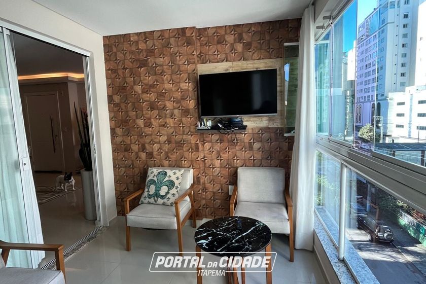 Apartamento &agrave; venda - 120m&sup2; - Meia Praia