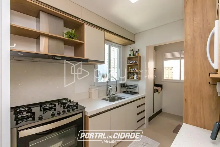 Apartamento &agrave; venda - 81m&sup2; - Meia Praia