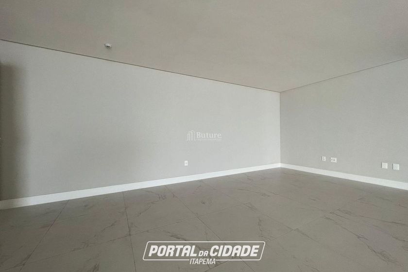 Apartamento &agrave; venda - 197m&sup2; - Meia Praia
