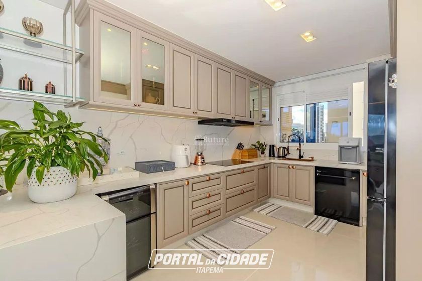 Apartamento &agrave; venda - 180m&sup2; - Centro