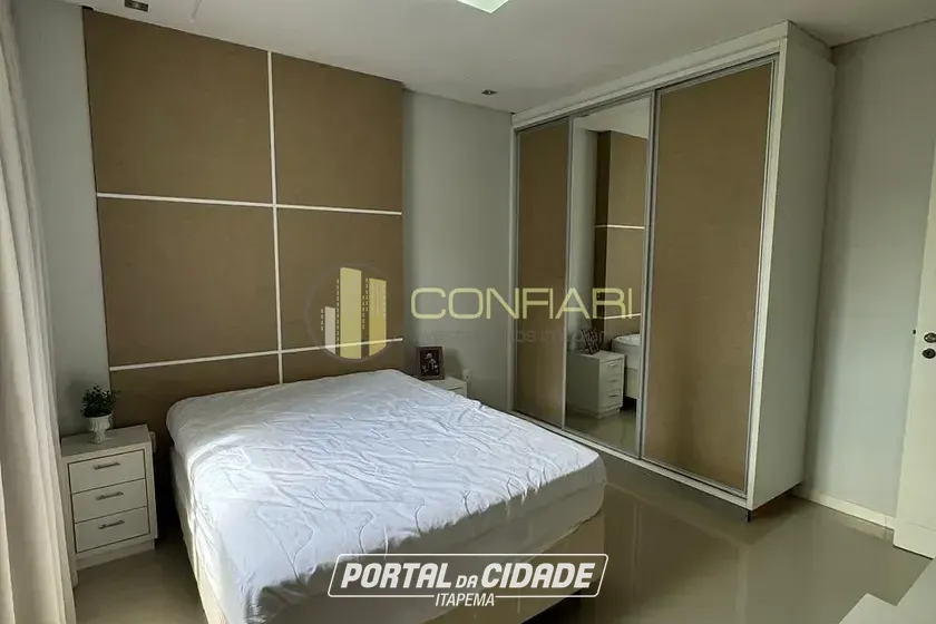Apartamento &agrave; venda - 110m&sup2; - Meia Praia