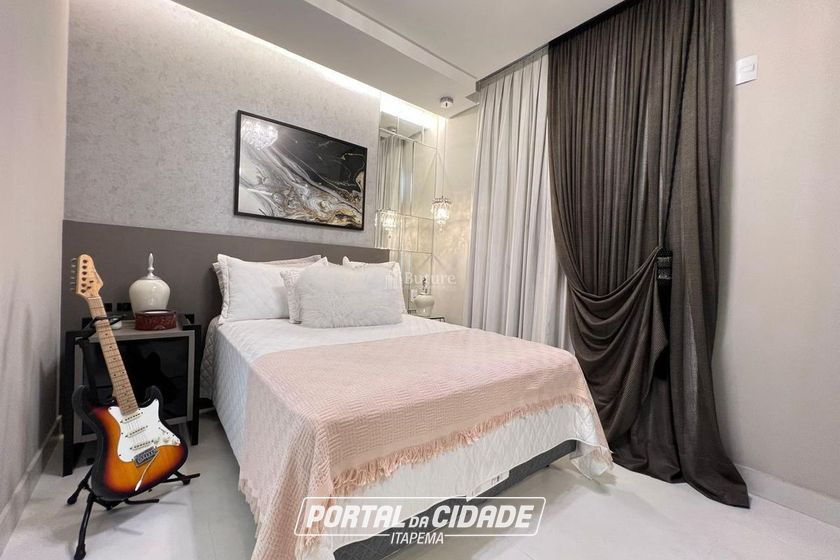 Apartamento &agrave; venda - 123m&sup2; - Meia Praia