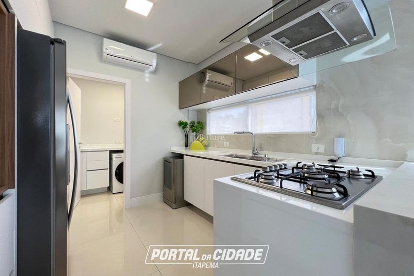 Apartamento &agrave; venda - 153m&sup2; - Meia Praia