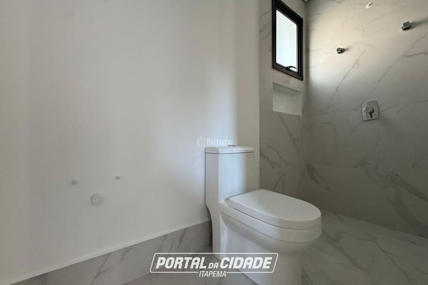 Apartamento &agrave; venda - 185m&sup2; - Meia Praia