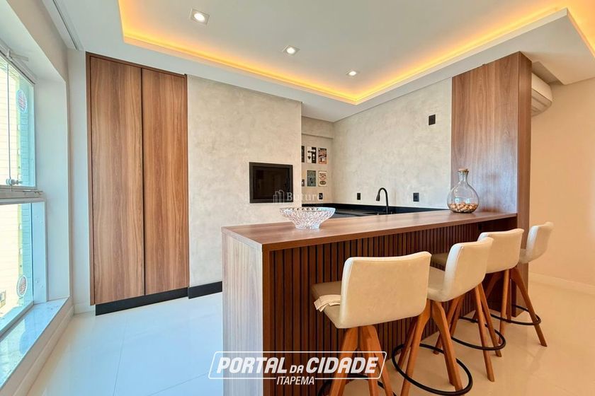 Apartamento &agrave; venda - 180m&sup2; - Meia Praia
