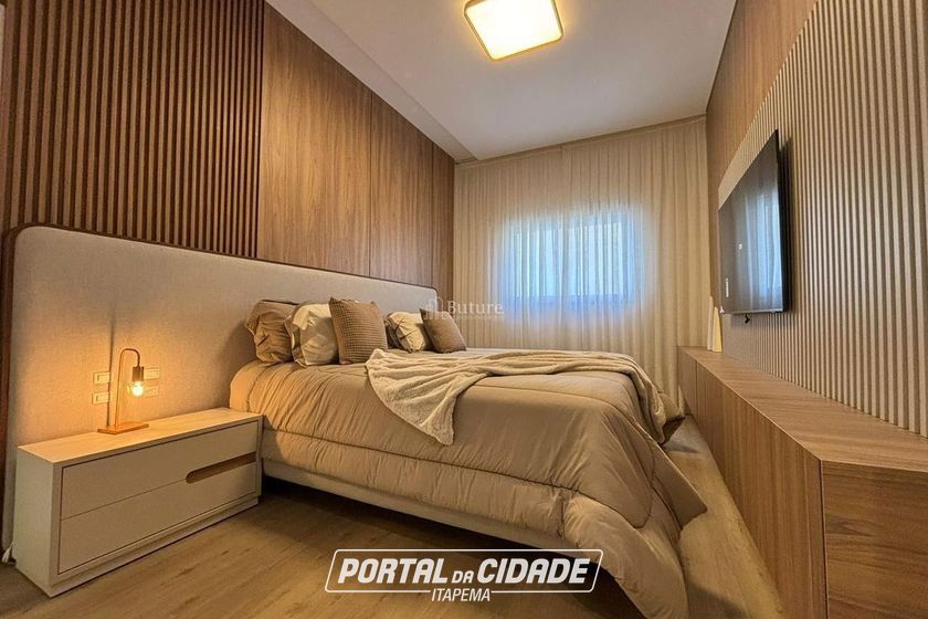 Apartamento &agrave; venda - 140m&sup2; - Meia Praia
