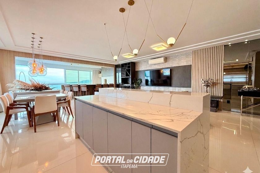 Apartamento &agrave; venda - 200m&sup2; - Meia Praia