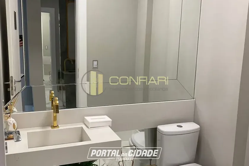 Apartamento &agrave; venda - 140m&sup2; - Meia Praia