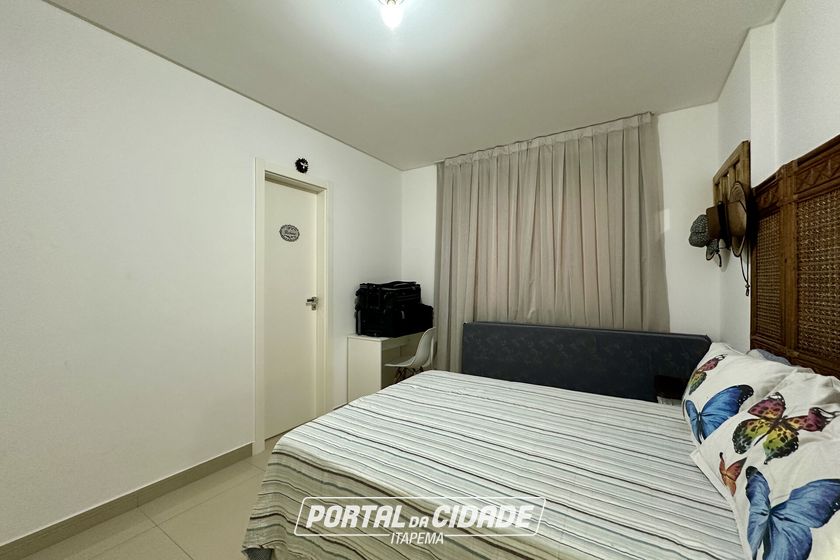 Apartamento &agrave; venda - 122m&sup2; - Meia Praia