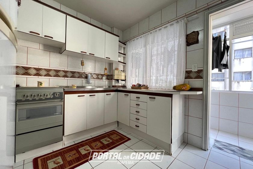 Apartamento &agrave; venda - 140m&sup2; - Meia Praia