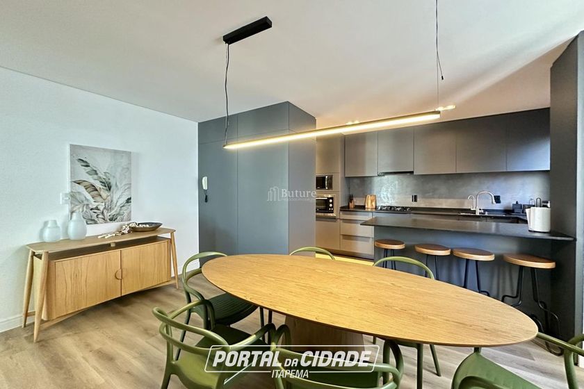 Apartamento &agrave; venda - 240m&sup2; - Meia Praia