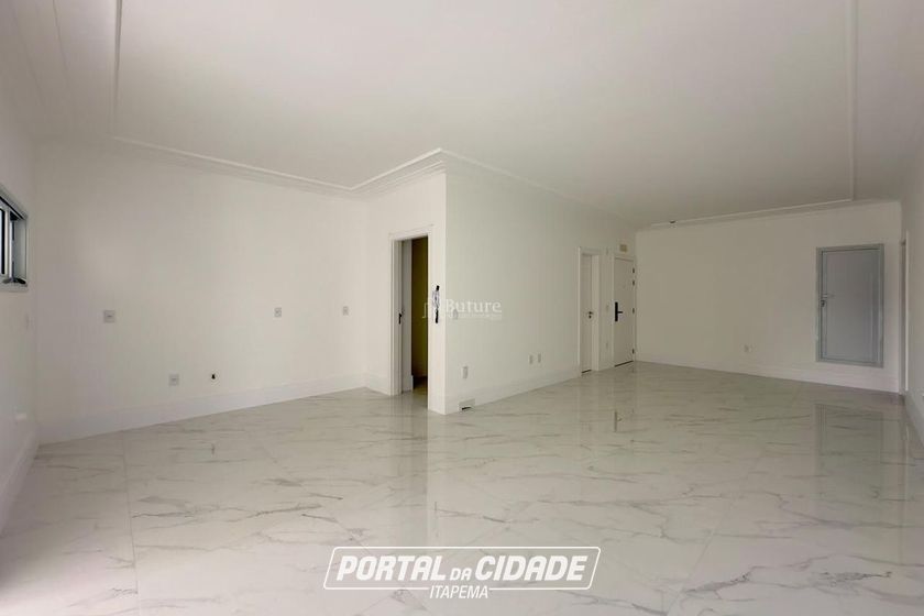 Apartamento &agrave; venda - 157m&sup2; - Meia Praia