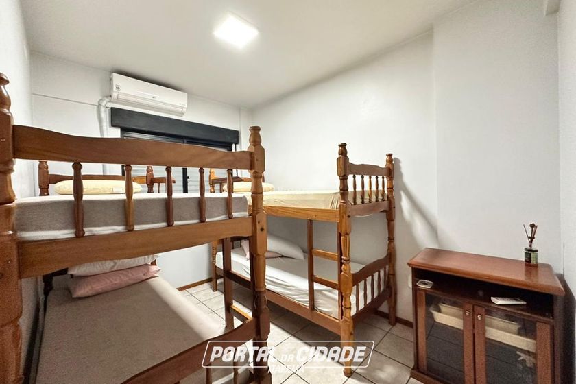 Apartamento &agrave; venda - 120m&sup2; - Meia Praia