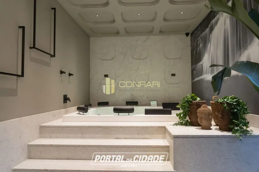 Apartamento &agrave; venda - 135m&sup2; - meia praia