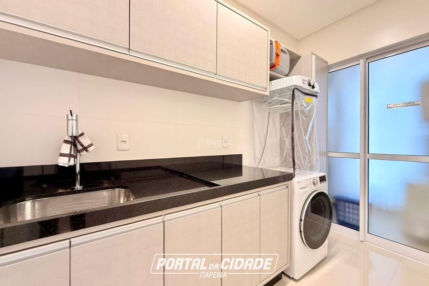Apartamento &agrave; venda - 160m&sup2; - Meia Praia