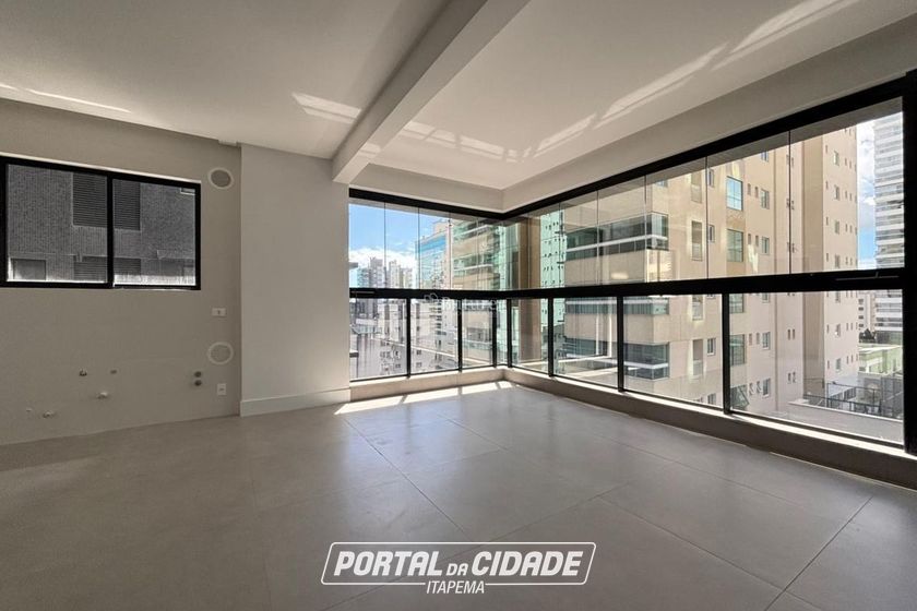 Apartamento &agrave; venda - 177m&sup2; - Meia Praia