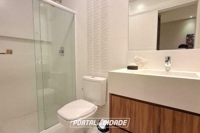 Apartamento para alugar - 132m&sup2; - Meia Praia