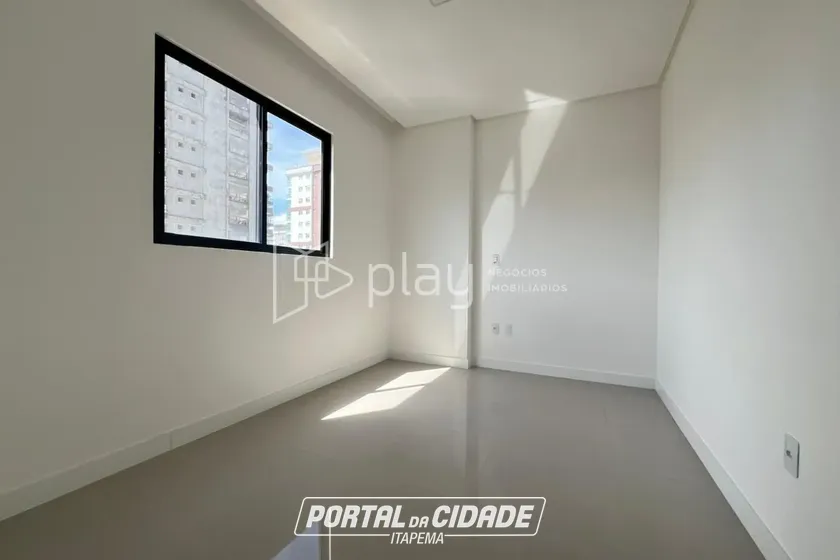 Apartamento &agrave; venda - 106m&sup2; - Meia Praia