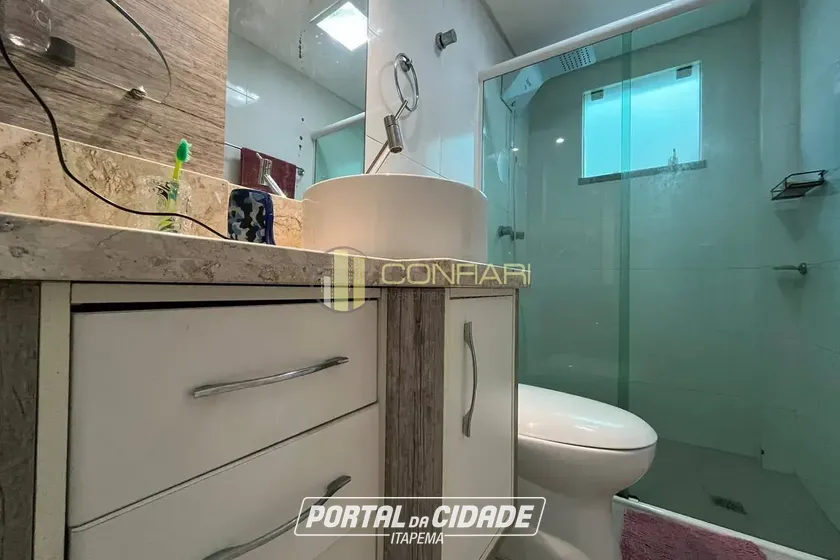 Apartamento &agrave; venda - 160m&sup2; - Meia Praia