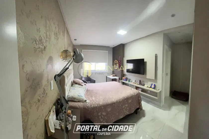 Apartamento &agrave; venda - 133m&sup2; - Meia Praia