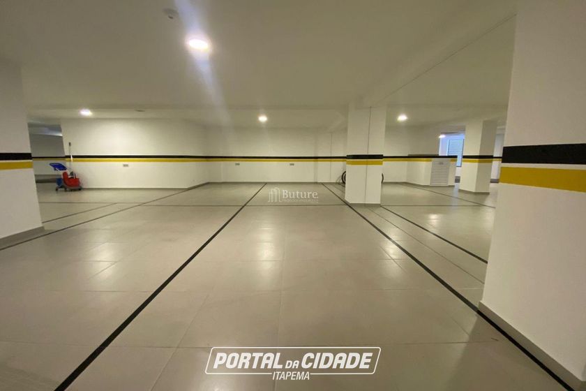 Apartamento &agrave; venda - 129m&sup2; - Meia Praia