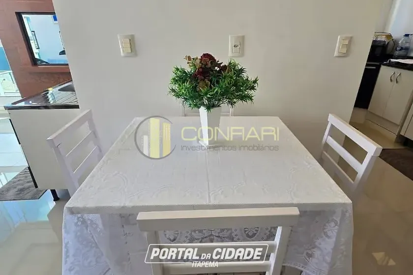 Apartamento &agrave; venda - 130m&sup2; - Meia Praia