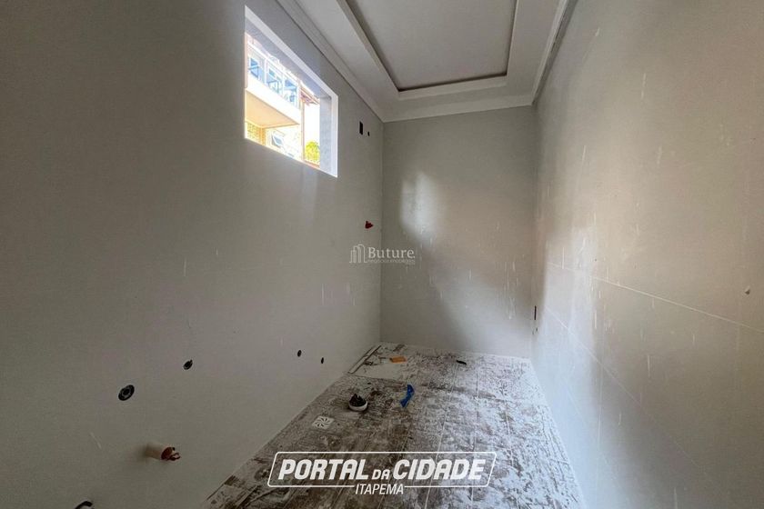 Casa &agrave; venda - 200m&sup2; - Canto da Praia