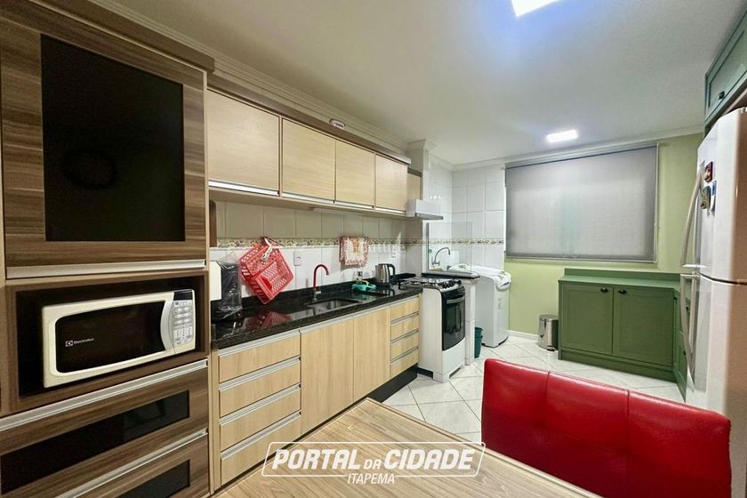 Apartamento &agrave; venda - 107m&sup2; - Meia Praia