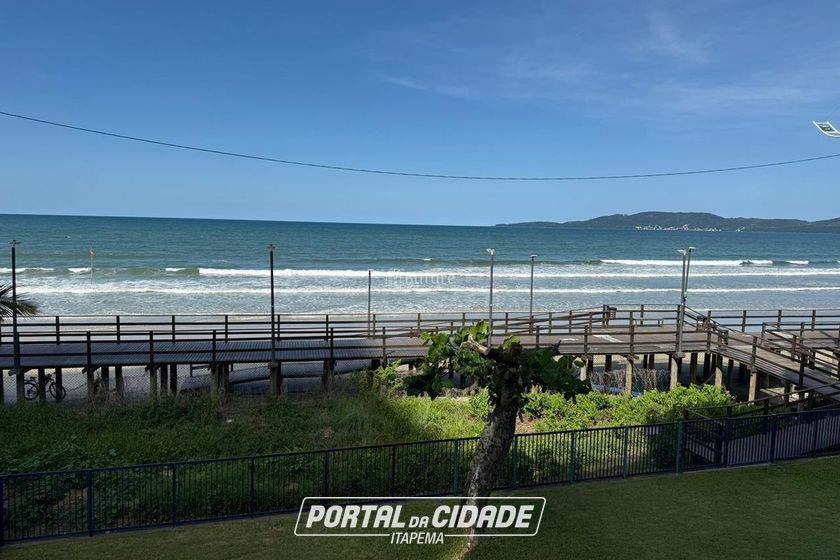 Apartamento &agrave; venda - 197m&sup2; - Meia Praia