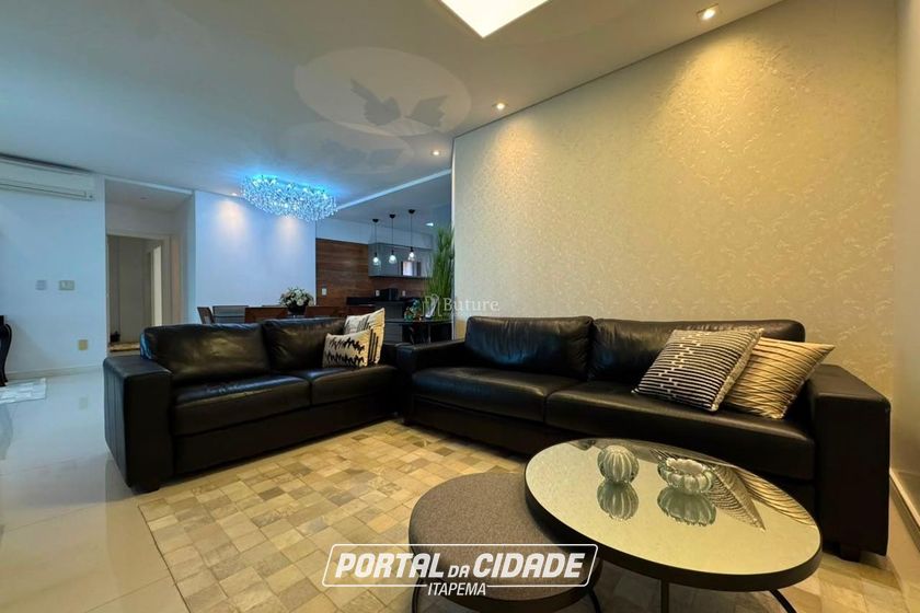 Apartamento &agrave; venda - 180m&sup2; - Meia Praia