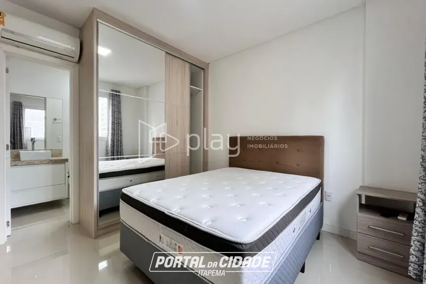 Apartamento &agrave; venda - 110m&sup2; - Meia Praia