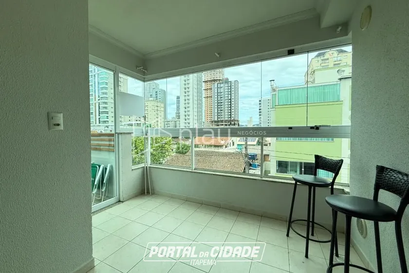 Apartamento &agrave; venda - 100m&sup2; - Meia Praia