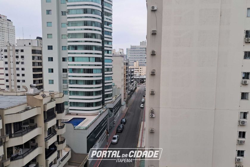 Apartamento &agrave; venda - 69m&sup2; - Meia Praia