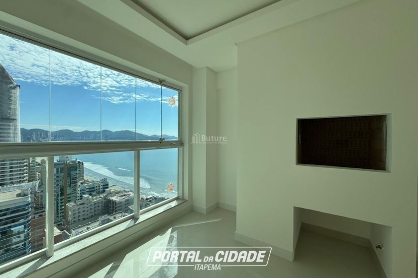 Apartamento &agrave; venda - 180m&sup2; - Meia Praia