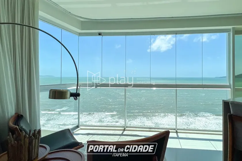Apartamento &agrave; venda - 198m&sup2; - Meia Praia