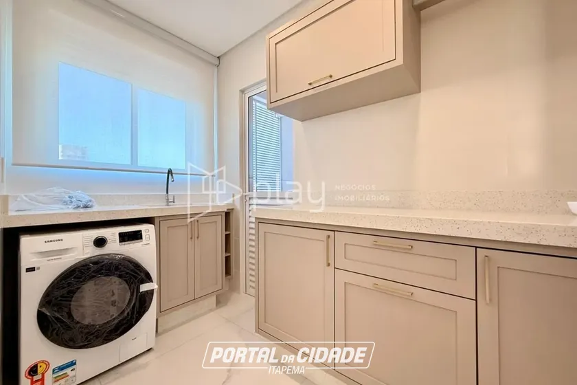 Apartamento &agrave; venda - 160m&sup2; - Meia Praia